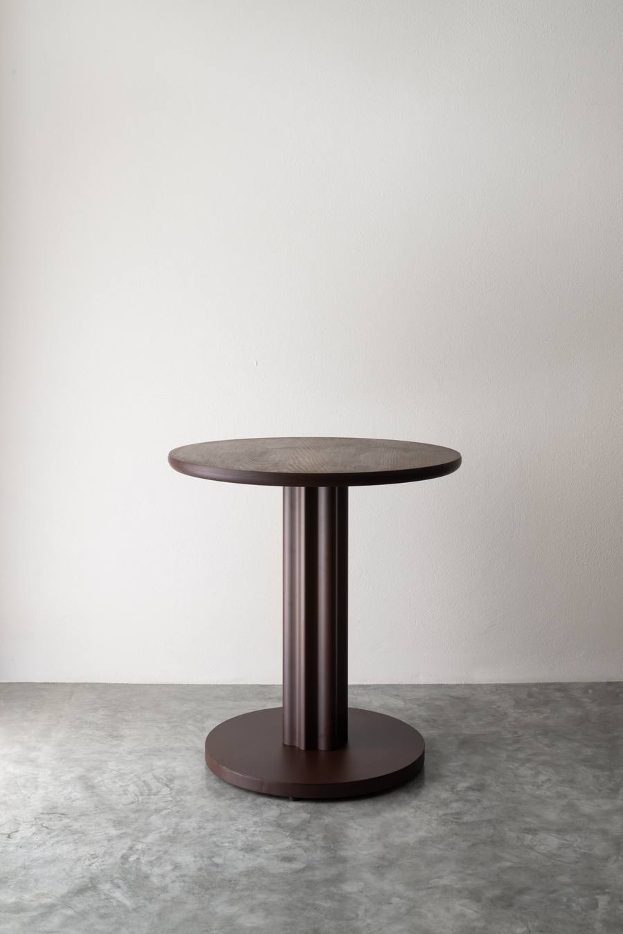 NOROCK NRxTMH self-stabilizing table base with fluted column and wood top